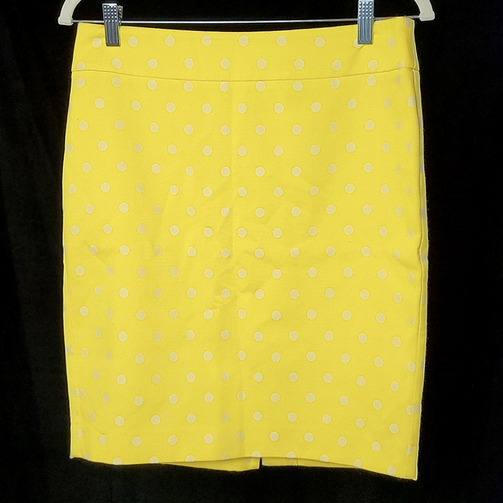 Ann Taylor Yellow and White polka dot Skirt 💛